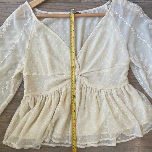 American Eagle Cream Peplum Blouse Size Medium - Picture 6 of 9
